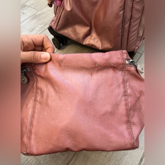 Kipling rose gold rolling back up with lunchbox & gift - Picture 14 of 17